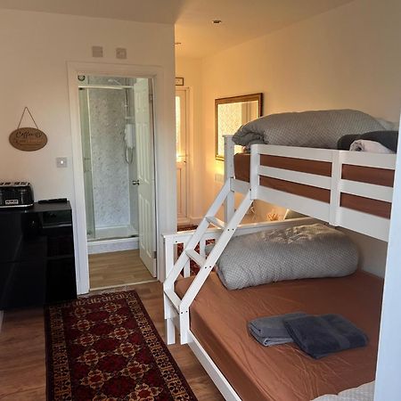Dorney 1 Bedroom & Bathroom מראה חיצוני תמונה