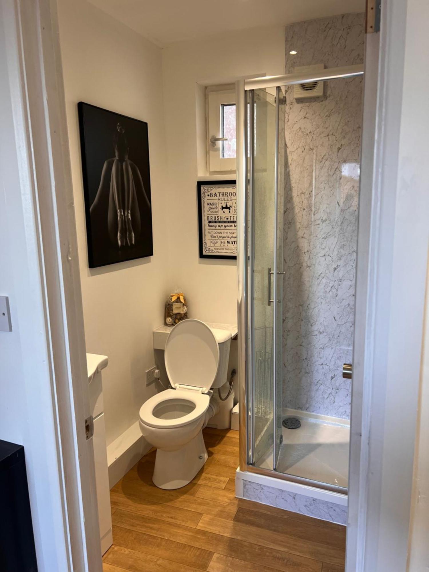 Dorney 1 Bedroom & Bathroom מראה חיצוני תמונה