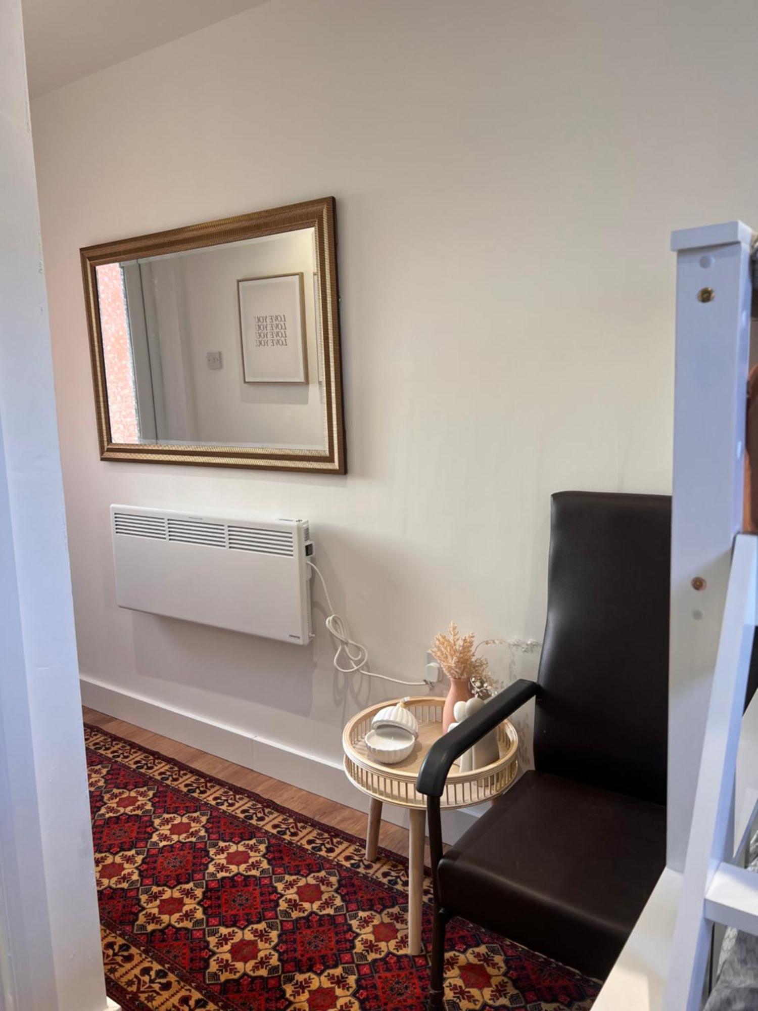 Dorney 1 Bedroom & Bathroom מראה חיצוני תמונה