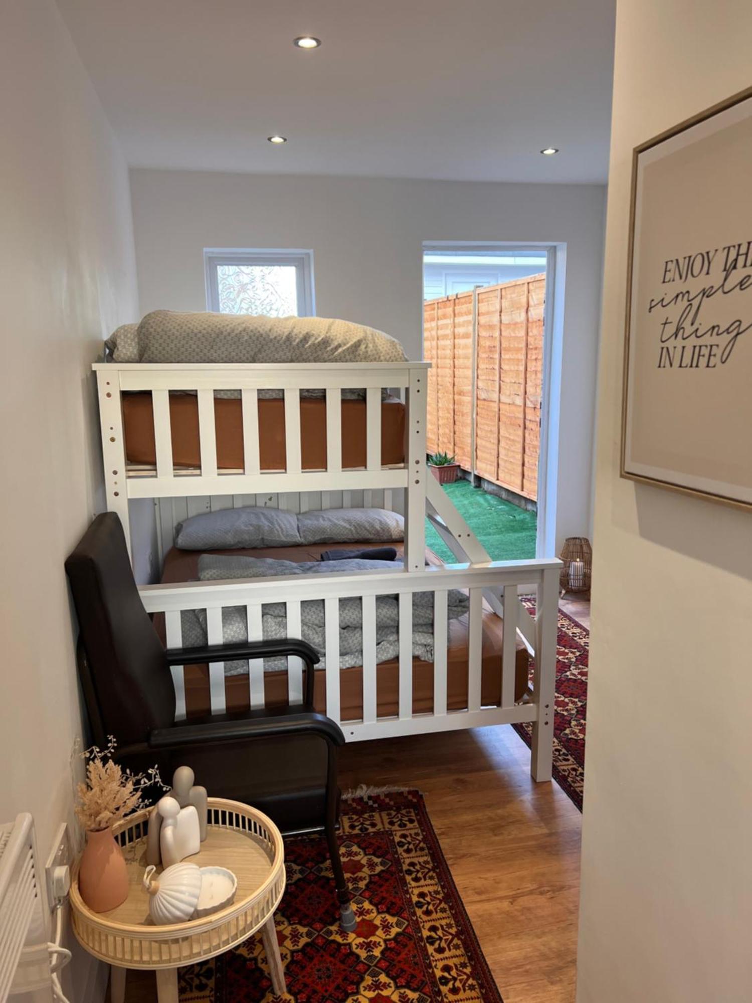 Dorney 1 Bedroom & Bathroom מראה חיצוני תמונה