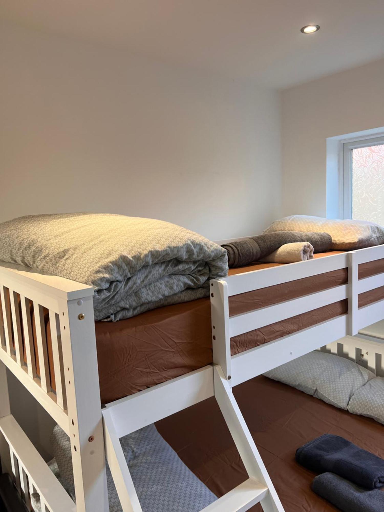 Dorney 1 Bedroom & Bathroom מראה חיצוני תמונה